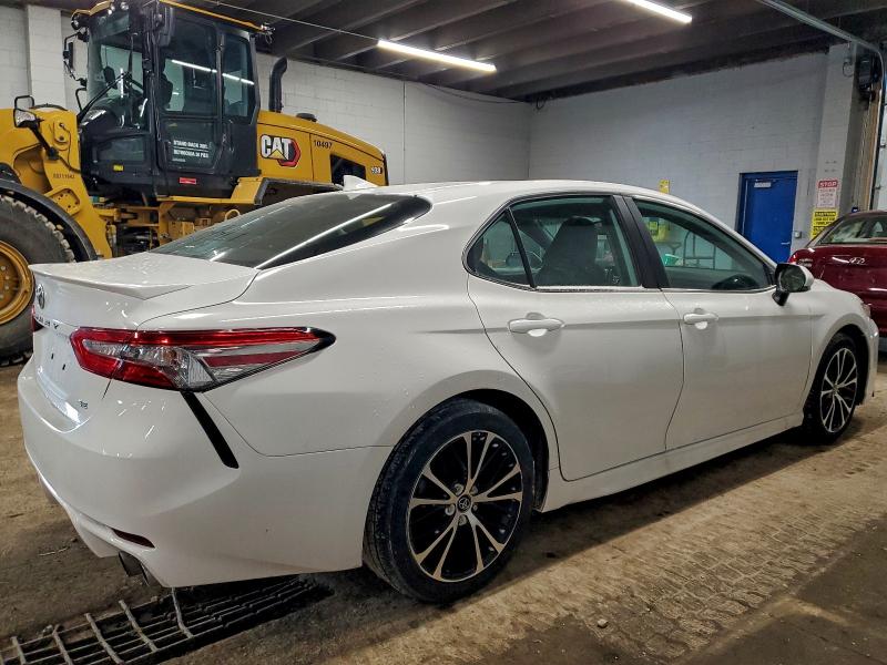 Фото 3 - TOYOTA CAMRY