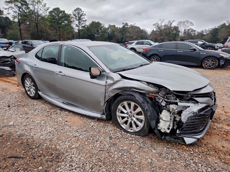 Фото 4 - TOYOTA CAMRY