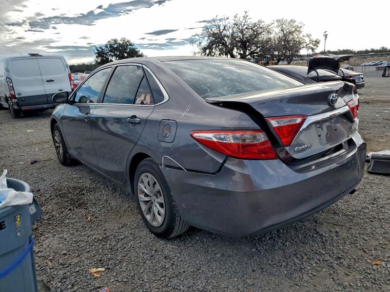 Фото 2 - TOYOTA CAMRY