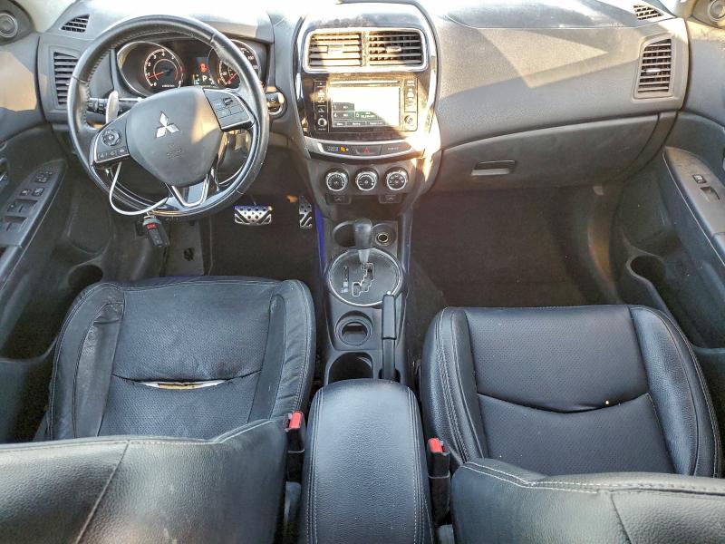 Фото 8 - MITSUBISHI OUTLANDER