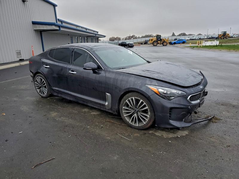 Фото 4 - KIA STINGER