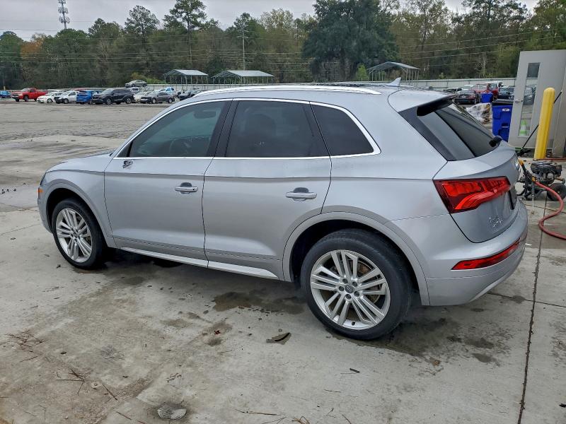 Фото 2 - AUDI Q5