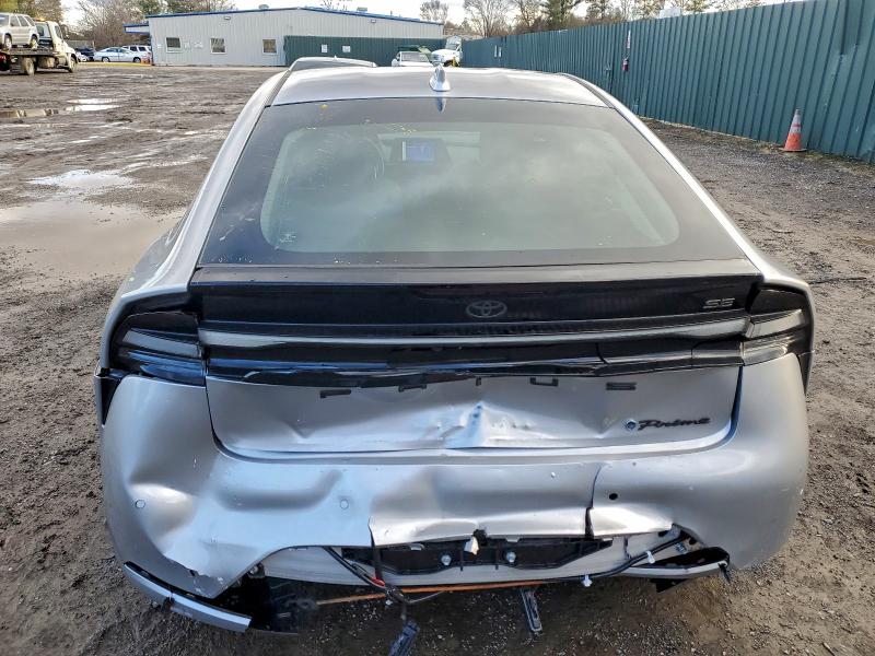 Фото 6 - TOYOTA PRIUS