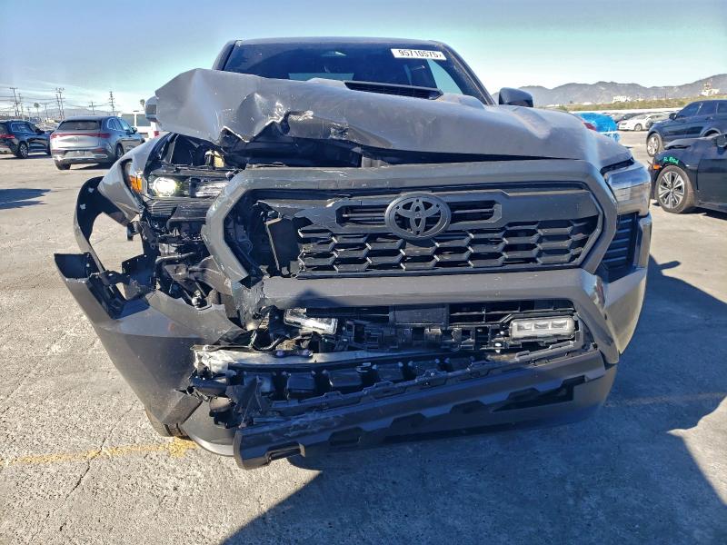 Фото 5 - TOYOTA TACOMA