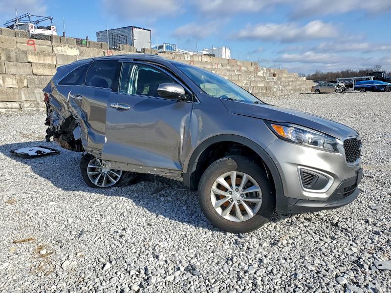 Фото 4 - KIA SORENTO