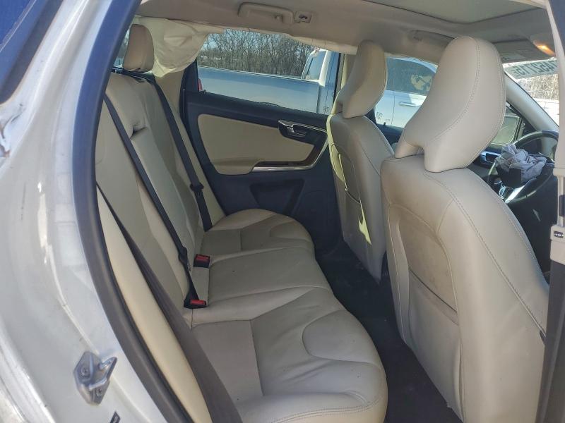 Фото 11 - VOLVO XC60