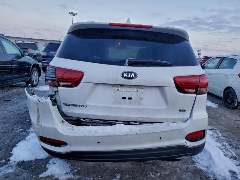 Фото 6 - KIA SORENTO