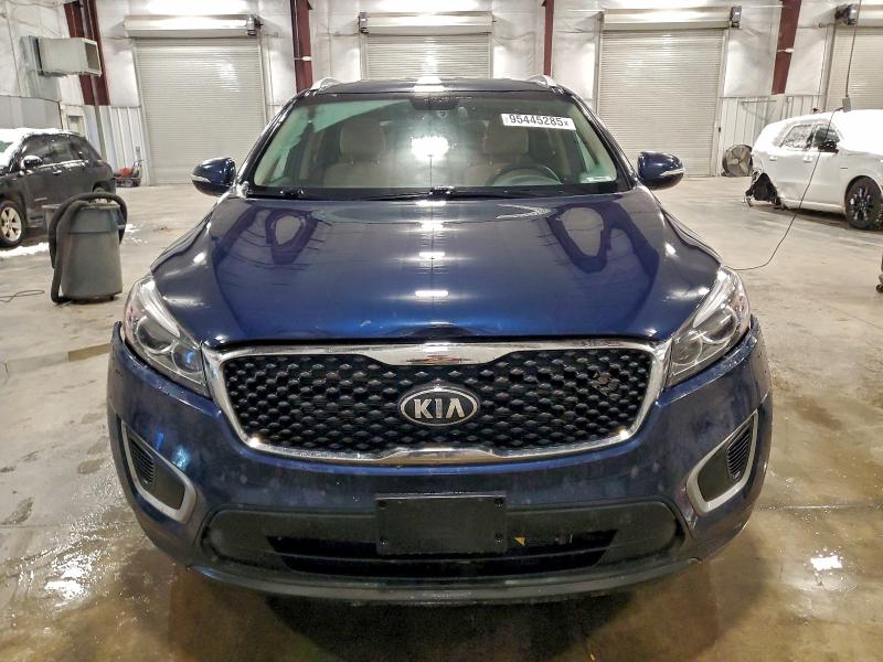 Фото 5 - KIA SORENTO