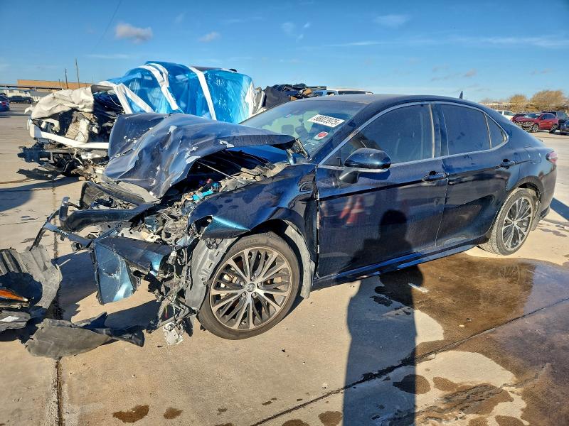 Фото 1 - TOYOTA CAMRY