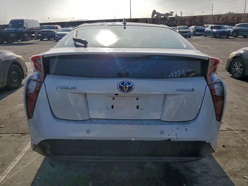 Фото 6 - TOYOTA PRIUS