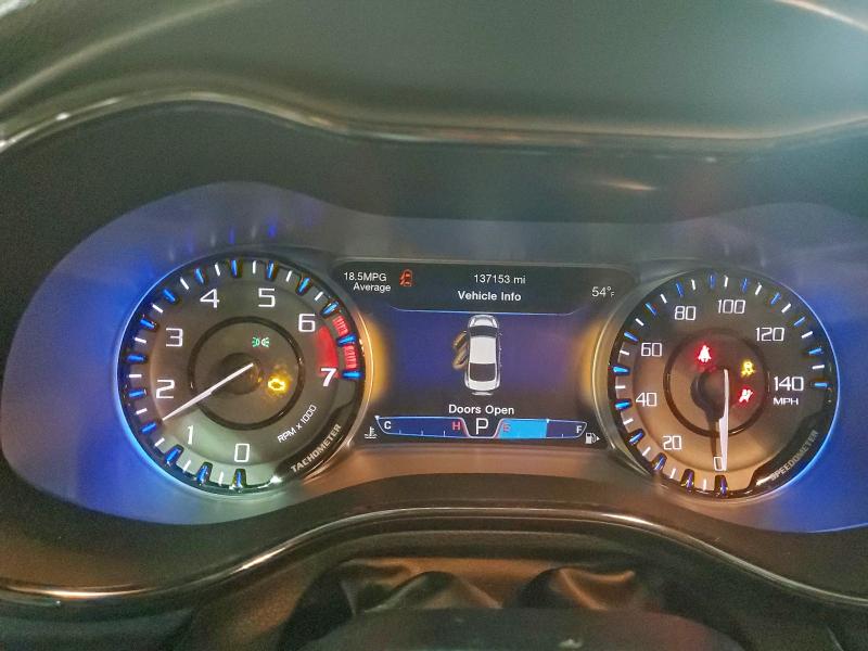 Фото 9 - CHRYSLER 200