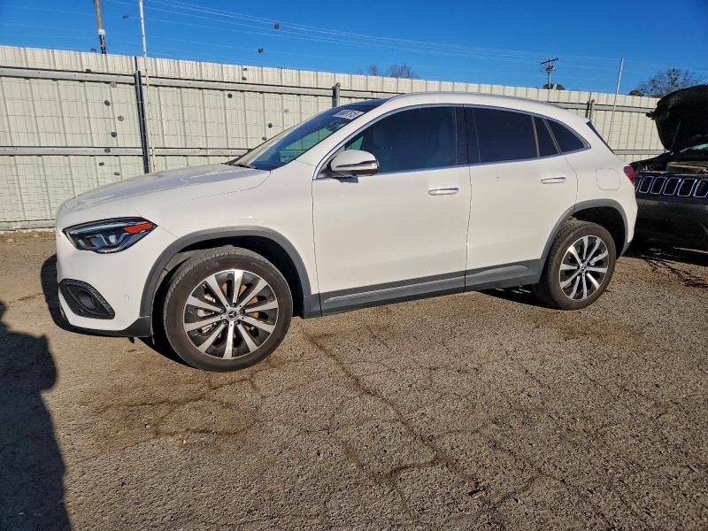 Фото 1 - MERCEDES-BENZ GLA-CLASS