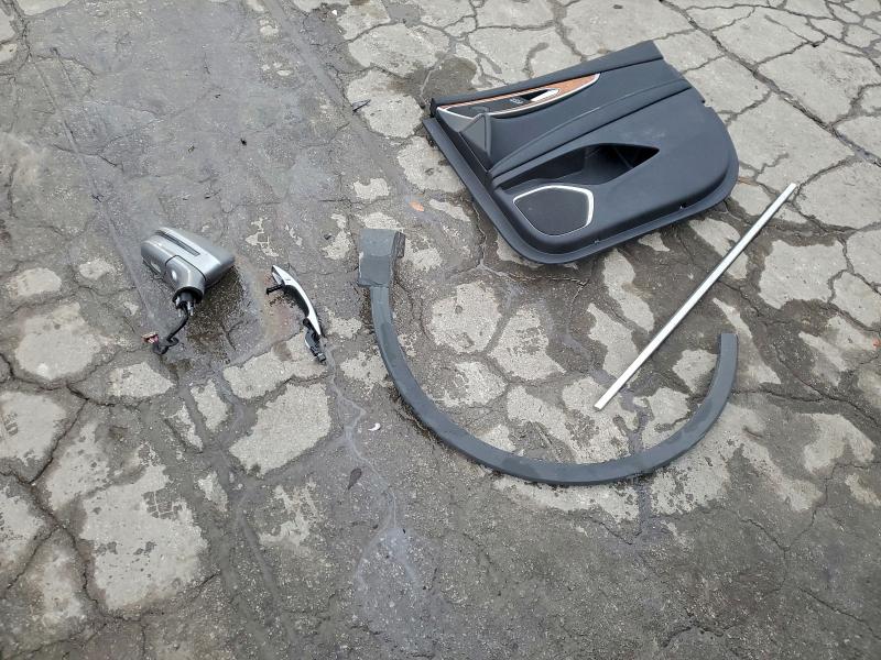 Фото 13 - LINCOLN NAUTILUS