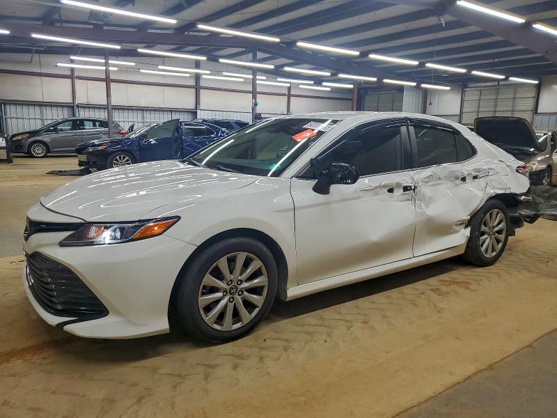 Фото 1 - TOYOTA CAMRY