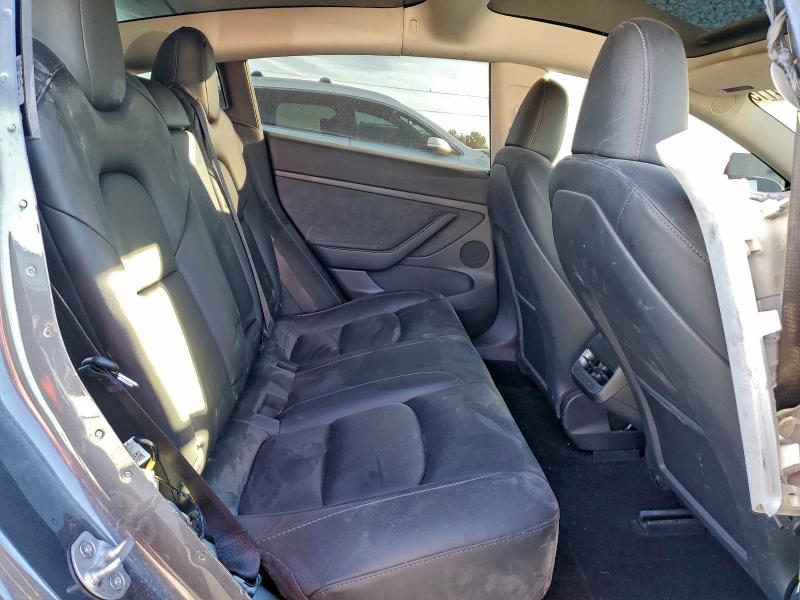 Фото 10 - TESLA MODEL 3