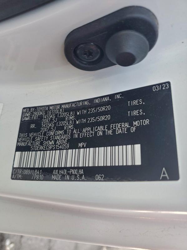 Фото 13 - TOYOTA SIENNA