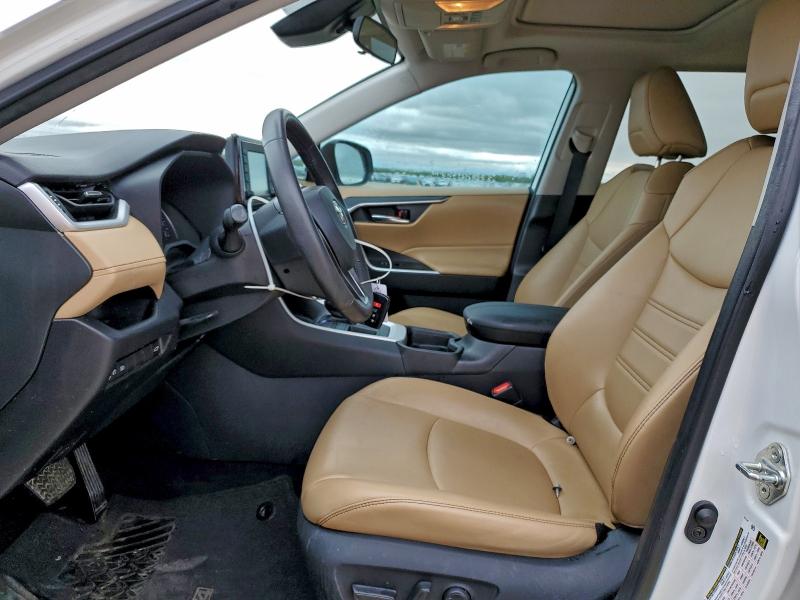 Фото 7 - TOYOTA RAV4