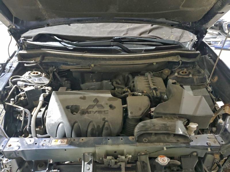 Фото 12 - MITSUBISHI OUTLANDER