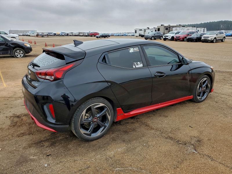 Фото 3 - HYUNDAI VELOSTER