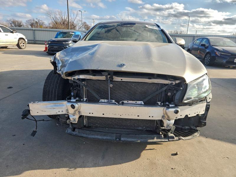 Фото 5 - MERCEDES-BENZ E-CLASS