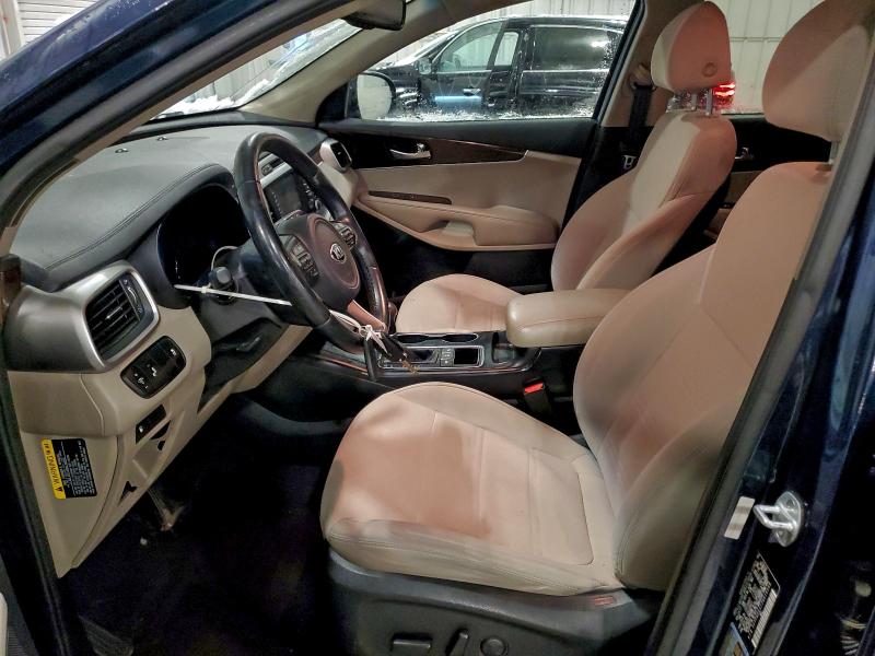 Фото 7 - KIA SORENTO