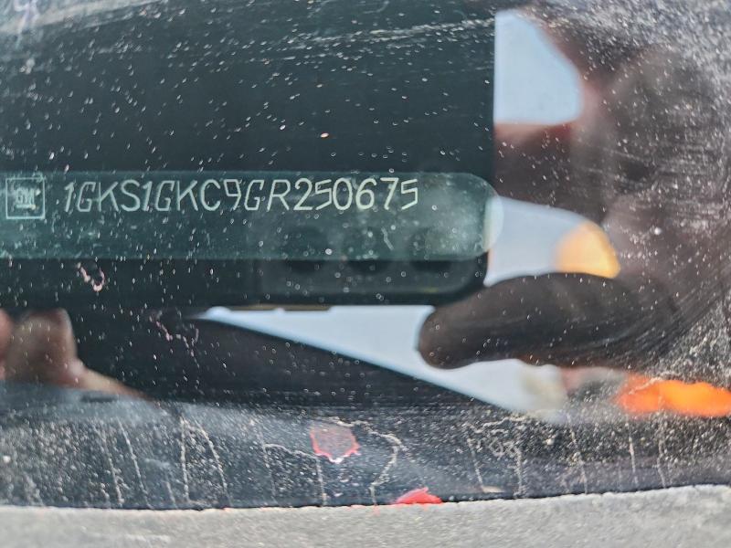 Фото 13 - GMC YUKON