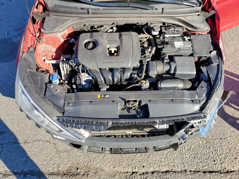 Фото 11 - HYUNDAI ELANTRA