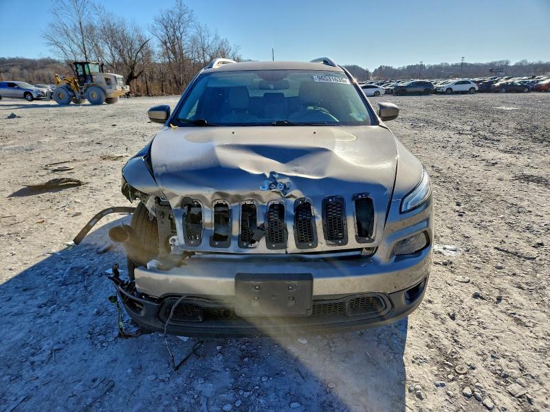 Фото 5 - JEEP GRAND CHER