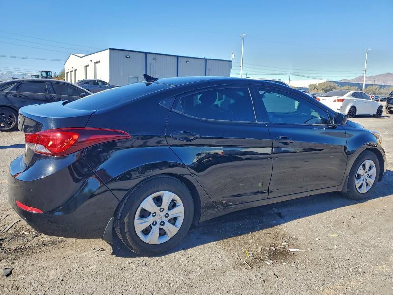 Фото 3 - HYUNDAI ELANTRA