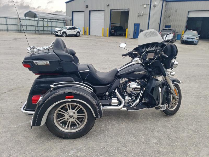 HARLEY-DAVIDSON FL 2015