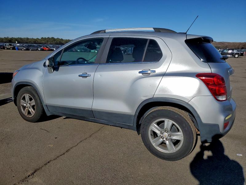 Фото 2 - CHEVROLET TRAX