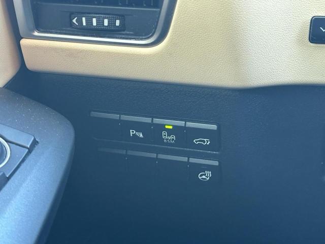 Фото 13 - LEXUS NX