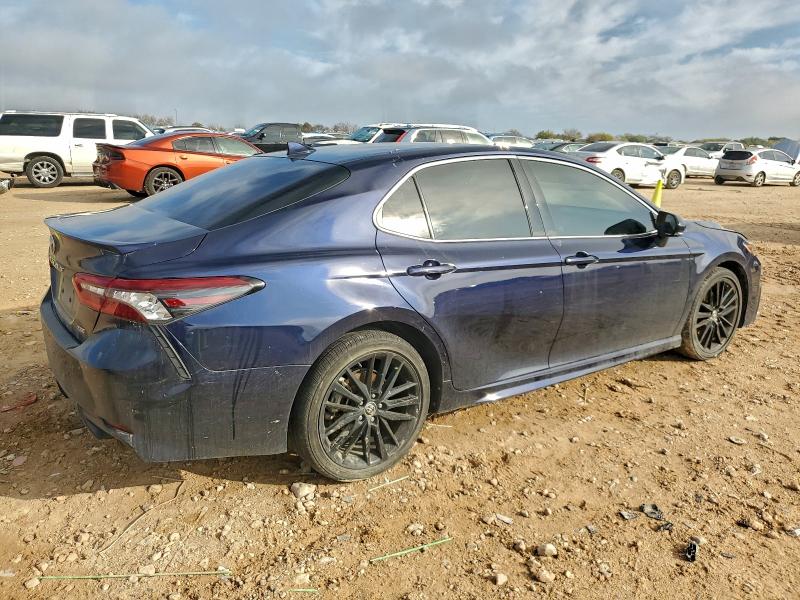 Фото 3 - TOYOTA CAMRY