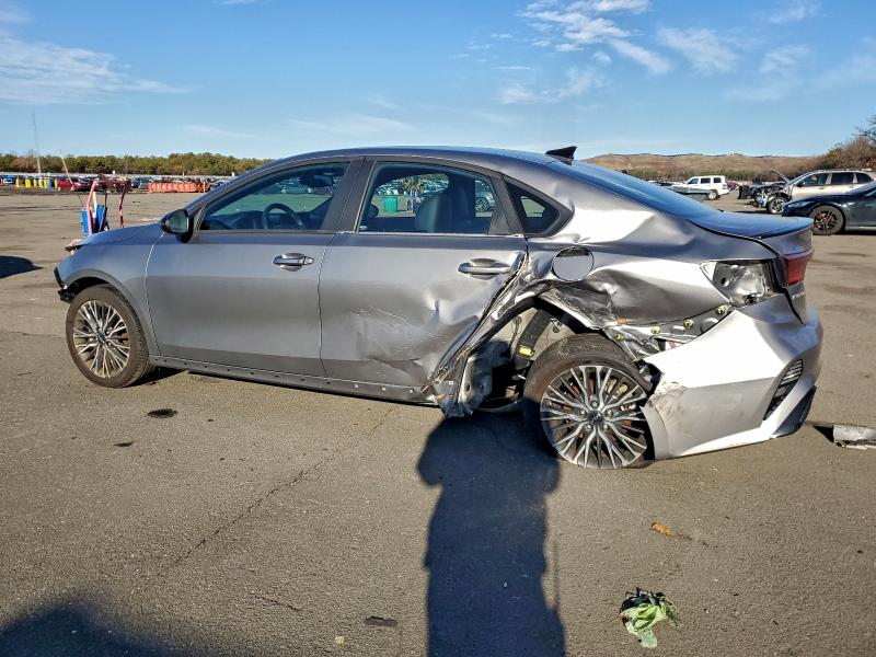 Фото 2 - KIA FORTE