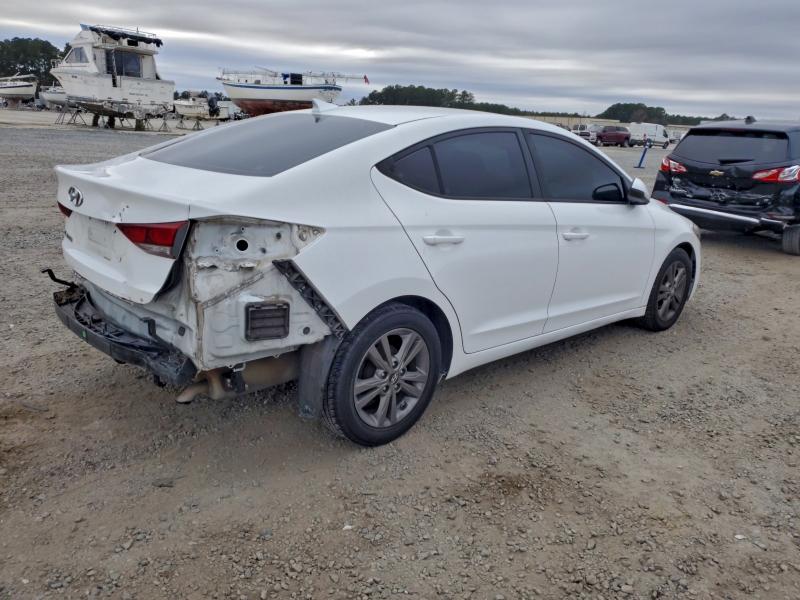 Фото 3 - HYUNDAI ELANTRA