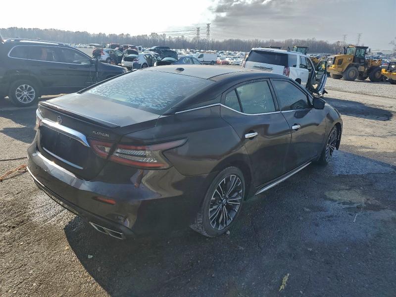 Фото 3 - NISSAN MAXIMA