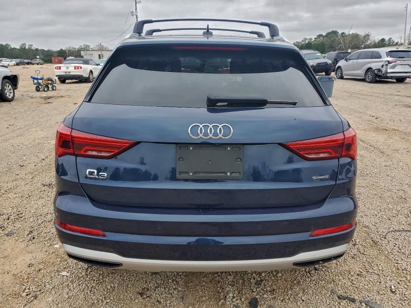 Фото 6 - AUDI Q3