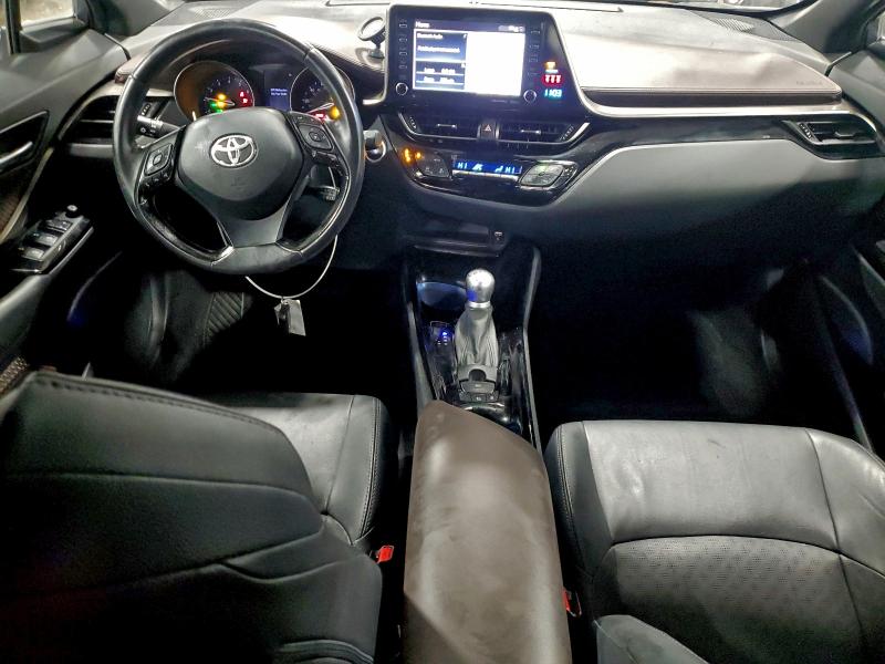 Фото 8 - TOYOTA C-HR