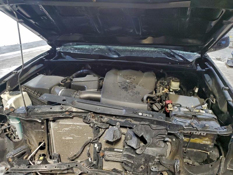 Фото 11 - TOYOTA TACOMA