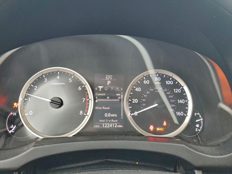 Фото 9 - LEXUS IS