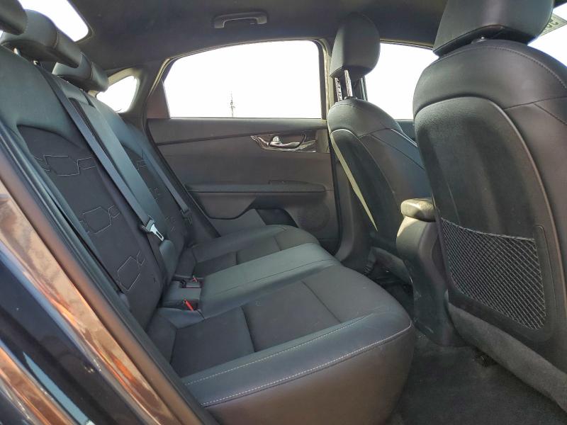 Фото 10 - KIA FORTE