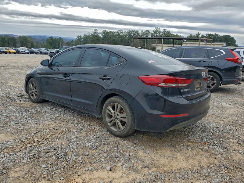 Фото 2 - HYUNDAI ELANTRA