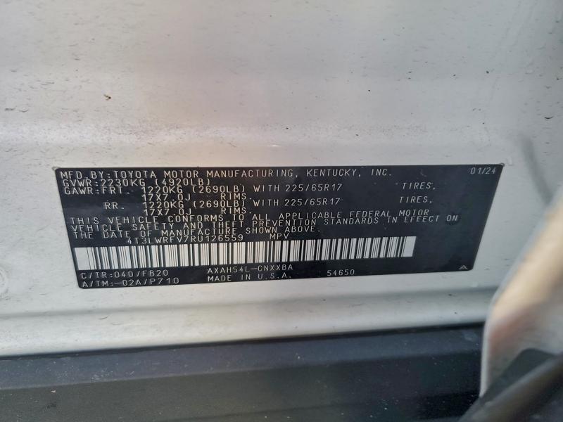 Фото 13 - TOYOTA RAV4