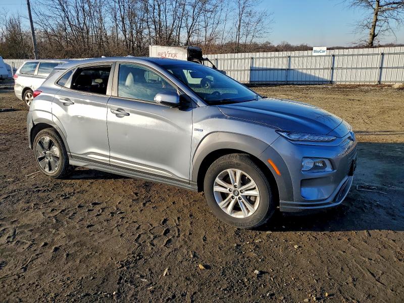 Фото 4 - HYUNDAI KONA