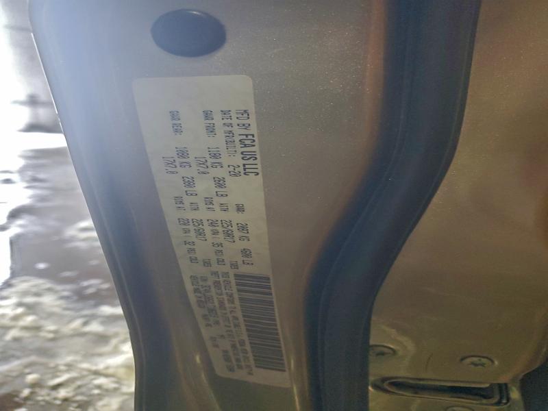 Фото 14 - JEEP COMPASS