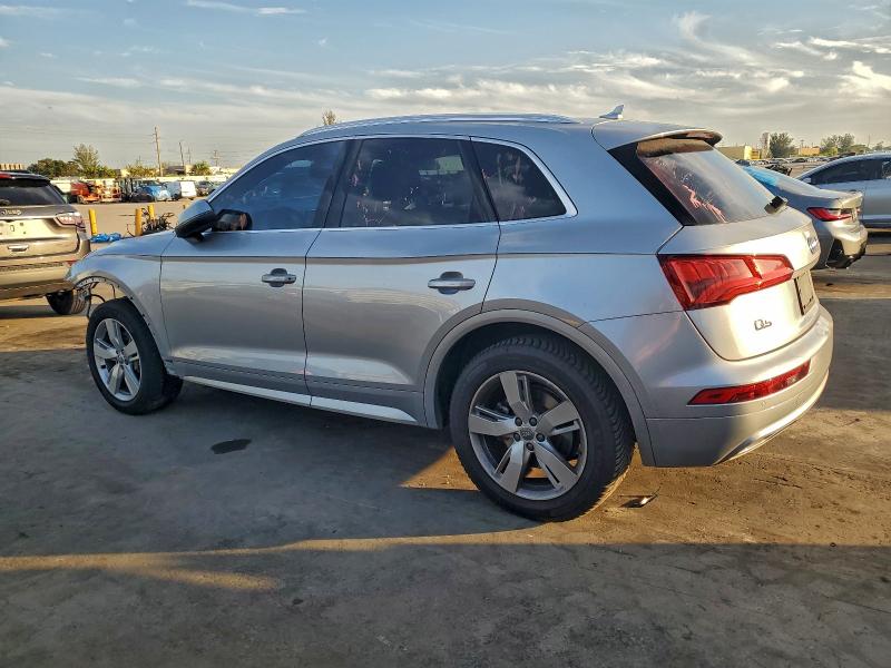 Фото 2 - AUDI Q5