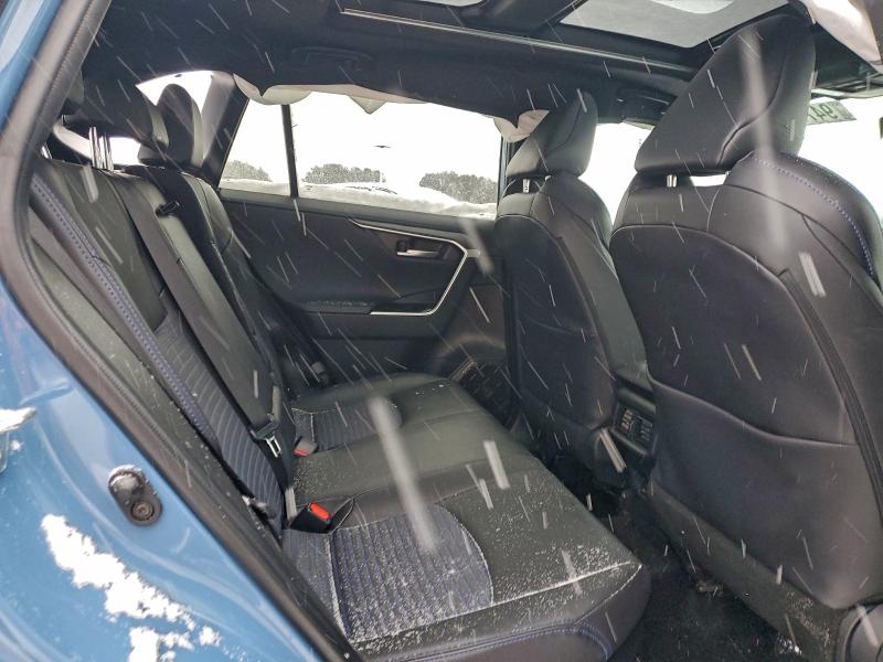 Фото 11 - TOYOTA RAV4