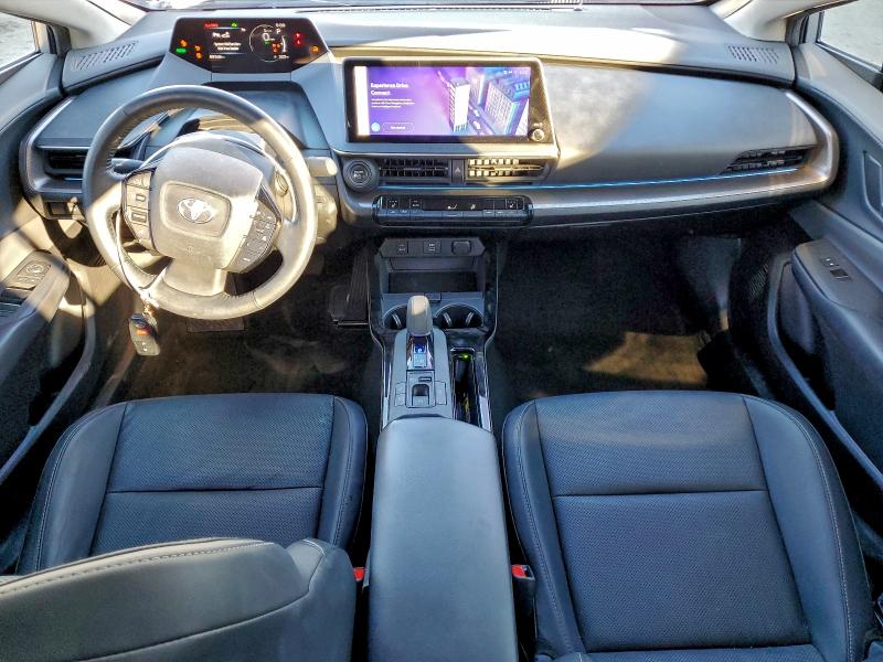 Фото 8 - TOYOTA PRIUS