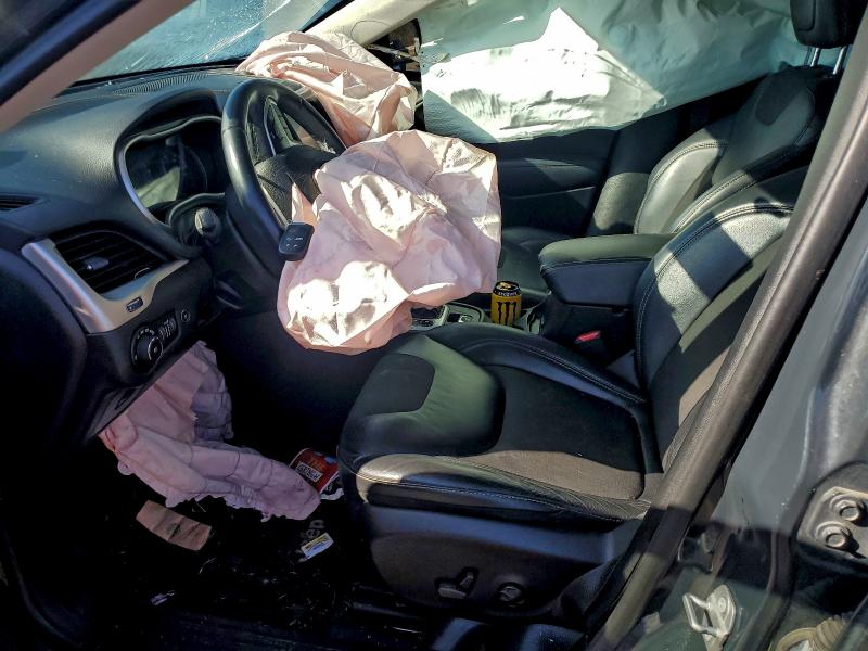 JEEP CHEROKEE 2018 VIN 1C4PJLLB8JD605615