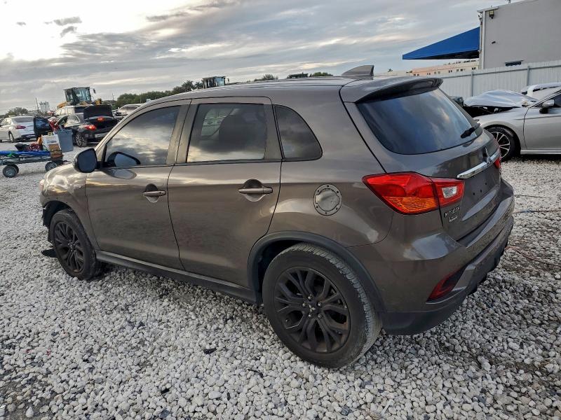 Фото 2 - MITSUBISHI OUTLANDER